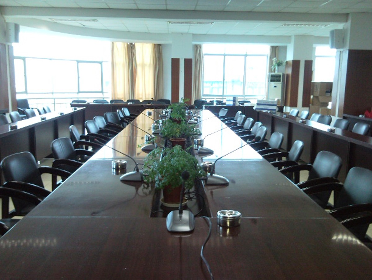 网站六枝特区政府宾馆会议室04